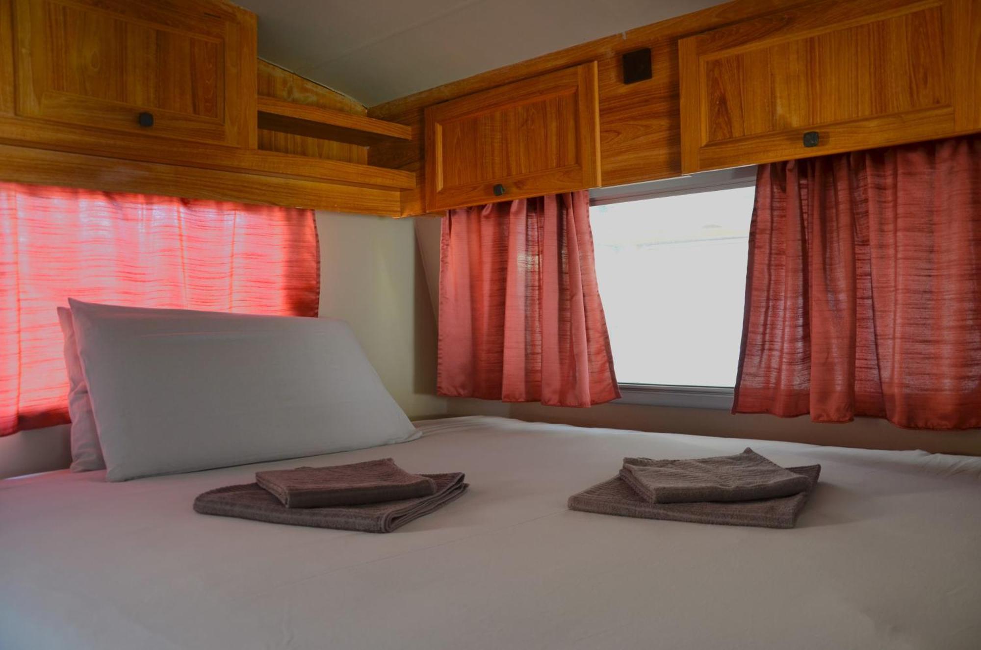 Camping Italia 90 Caravans Домазо Экстерьер фото